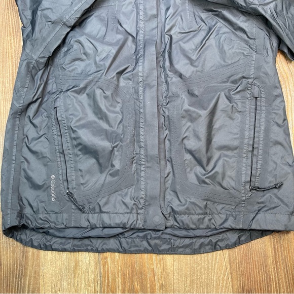 Columbia | Omni Tech | Black | Rain Jacket | Waterproof | Packable | Women’s S - Picture 9 of 15